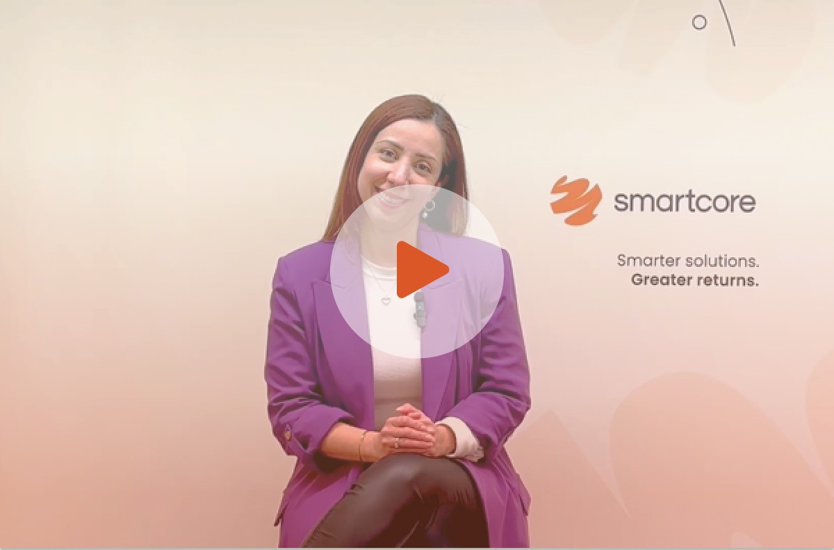 YouTube thumbnail with a talking woman